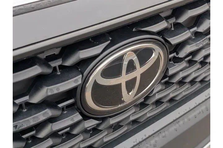 $25999 : Toyota Corolla Cross 2024 LE image 5