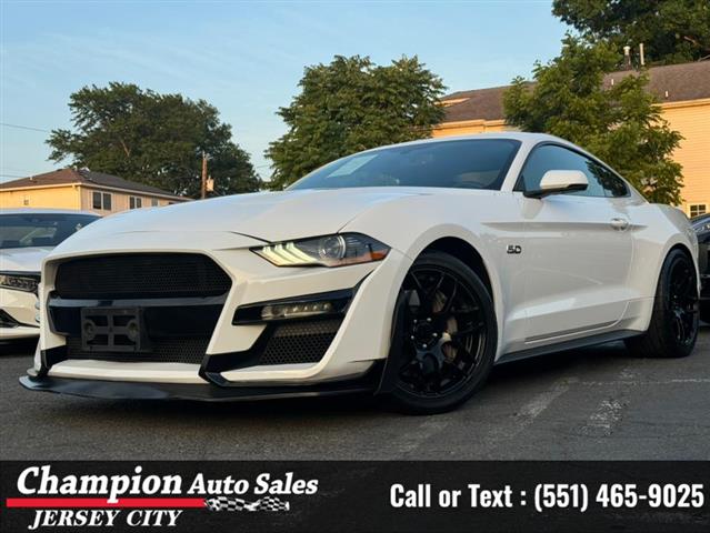 Used 2019 Mustang GT Premium image 4