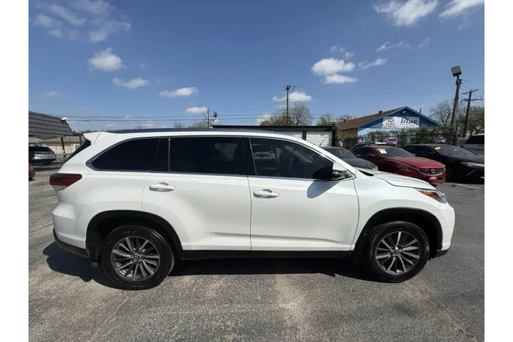 $29995 : 2019 Highlander XLE image 6