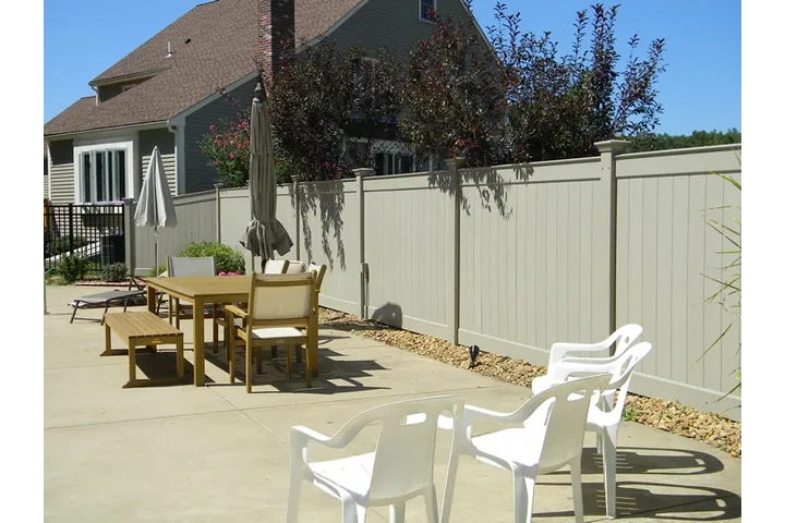 $500 : PVC Fence: Low-Maintenance image 1