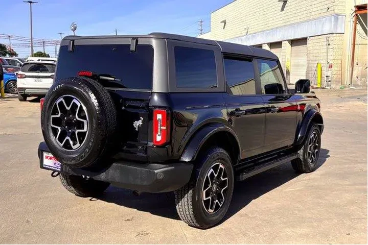 $39977 : Ford Bronco 2023 4x4 Outer B image 6