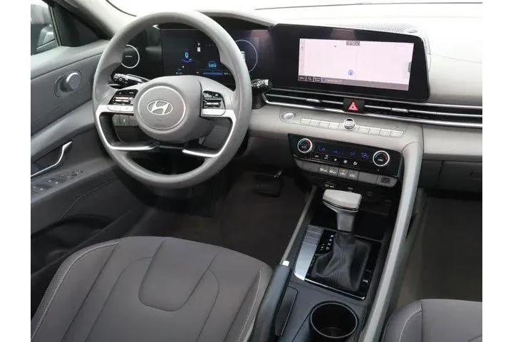 $21788 : Hyundai ELANTRA 2024 SEL 4dr image 10