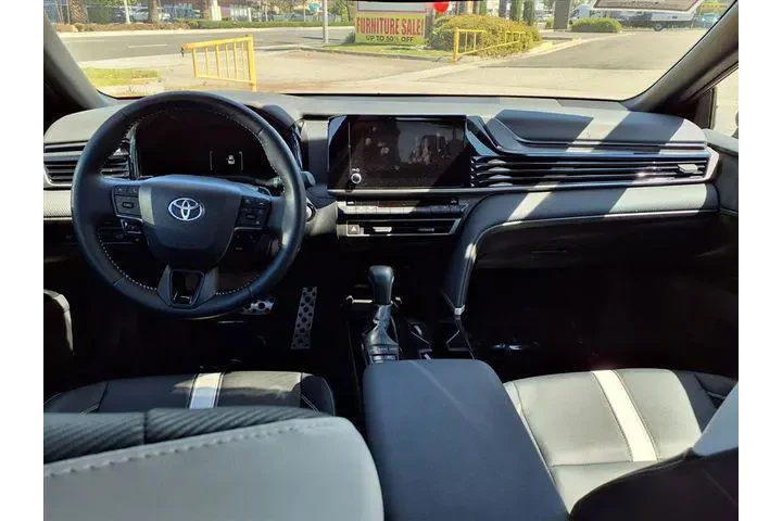 $29898 : Toyota Camry 2025 SE 4dr Sed image 7