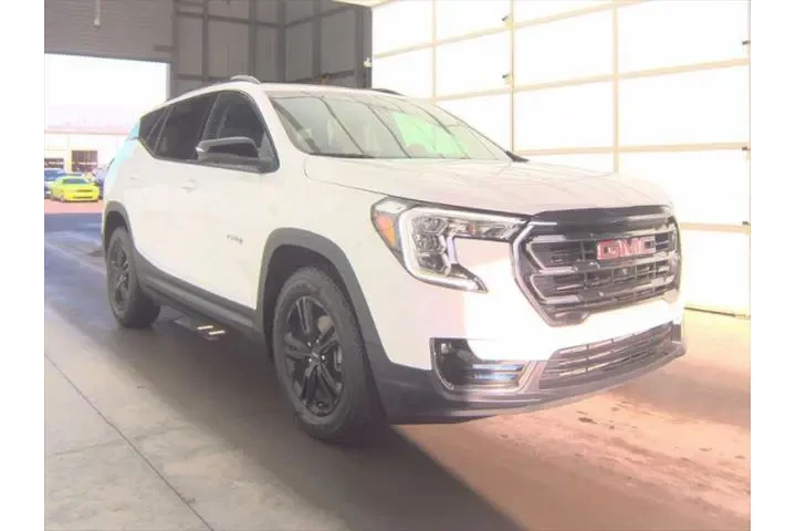 $26993 : GMC Terrain 2023 AWD AT4 4dr image 4