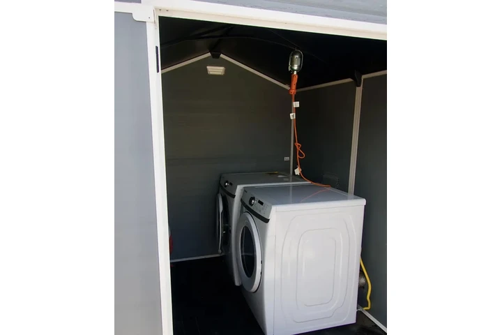 $890 : Brand new  modern renovated image 2