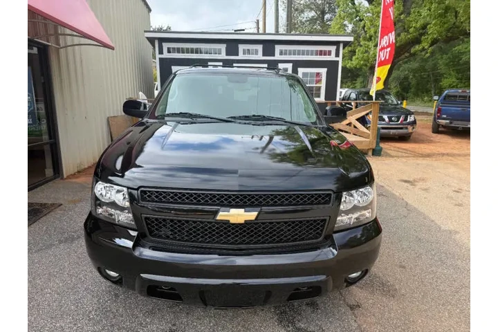 $9999 : 2011 Suburban LT image 3