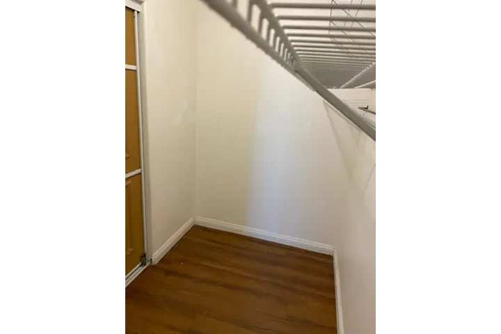 $950 : Rento cuarto image 1