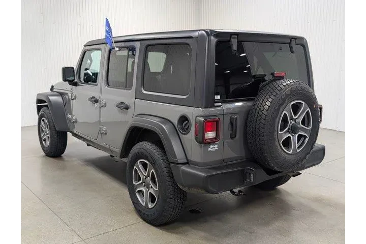 $27145 : Jeep Wrangler Unlimited 2020 image 8