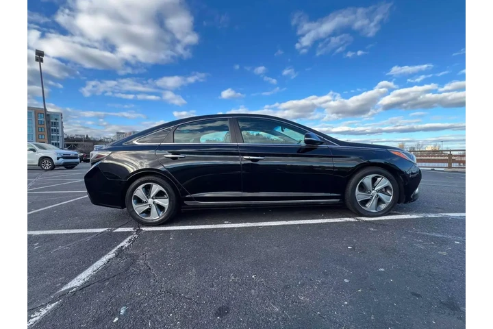 $9995 : 2016 HYUNDAI SONATA HYBRID LI image 10