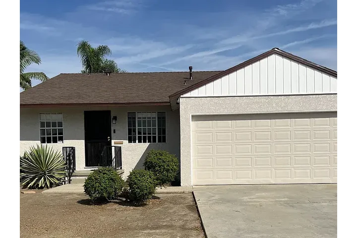 $1000 : Move in ready home image 3