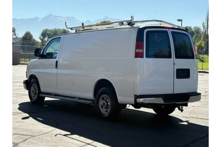 $10900 : 2015 GMC Savana 2500 image 4