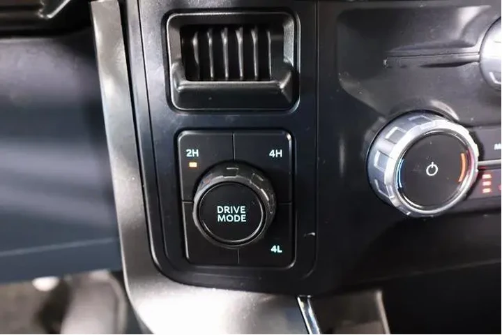 $39244 : Ford F-150 2022 4x4 XLT 4dr image 8