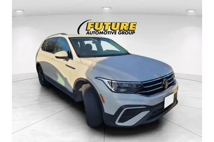 $23869 : Volkswagen Tiguan 2023 SE 4d image 1
