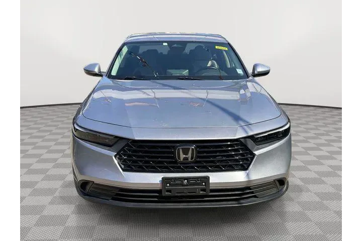 $22985 : Honda Accord 2024 LX 4dr Sed image 6