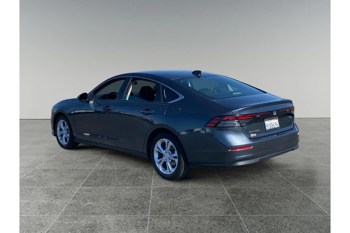 $31034 : Honda Accord 2025 LX 4dr Sed image 3