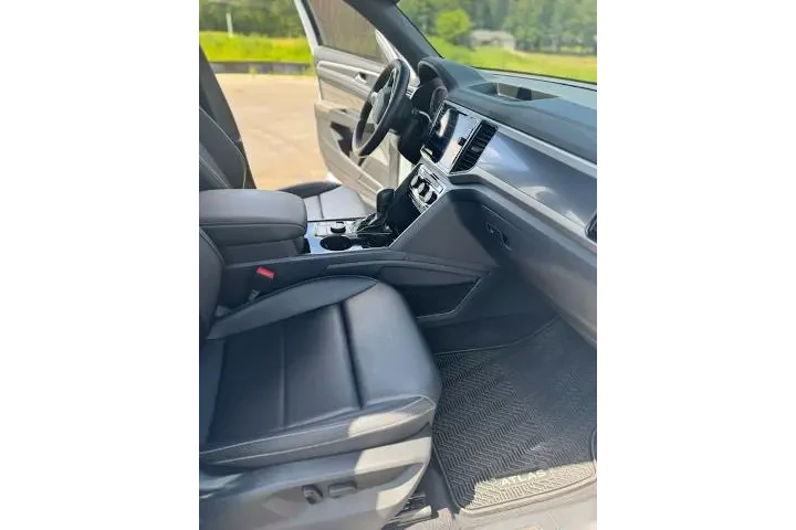 $29998 : Volkswagen Atlas Cross Sport image 2