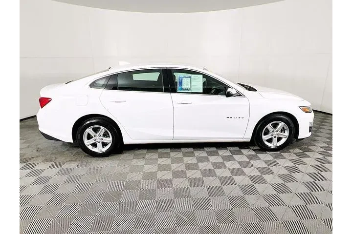 $19775 : Chevrolet Malibu 2024 LT 4dr image 8