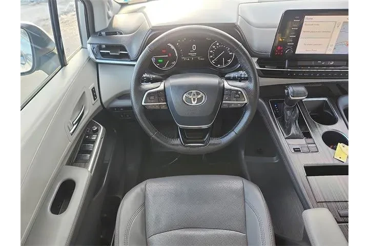 $39995 : Toyota Sienna 2021 AWD Limit image 9