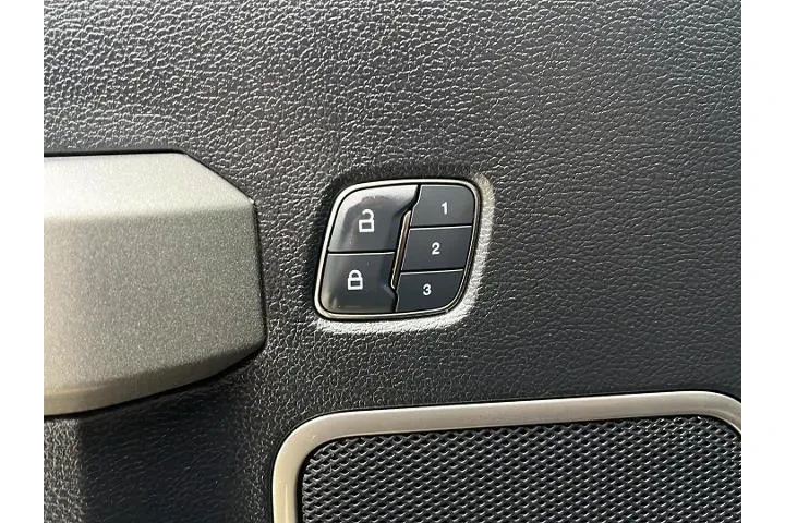 $35900 : Ford F-150 2017 4x4 Raptor 4 image 10