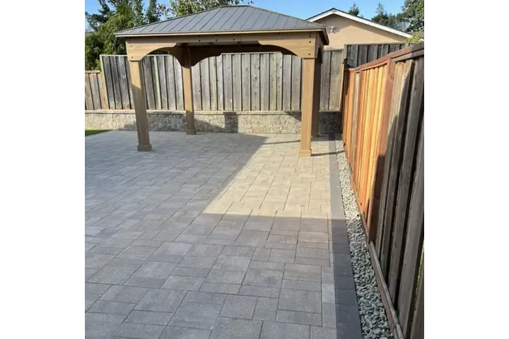 Doro’s Landscaping image 5