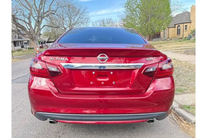 $9495 : 2018 Altima 2.5 SR image 5
