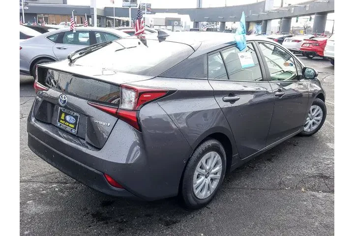 $17997 : Toyota Prius 2019 L Eco 4dr image 6
