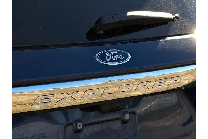 $28957 : Ford Explorer 2023 XLT 4dr S image 5