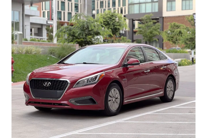 $7990 : 2016 HYUNDAI SONATA HYBRID image 5