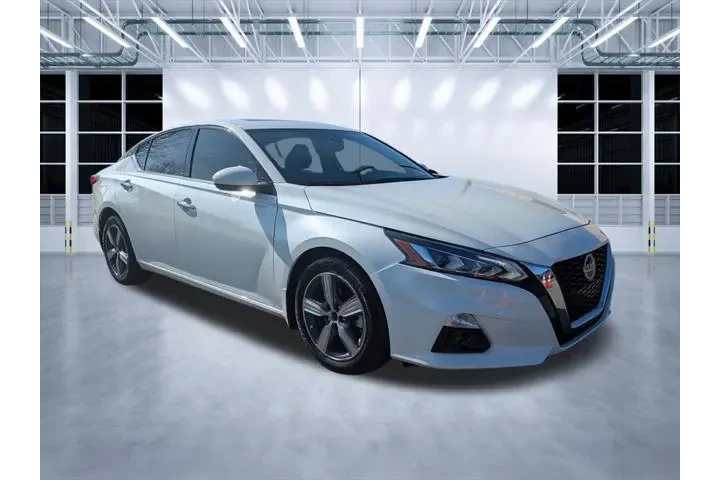 $19275 : Nissan Altima 2022 2.5 SL 4d image 2