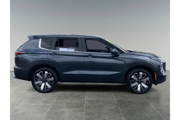 $33869 : Mitsubishi Outlander 2025 AW image 6