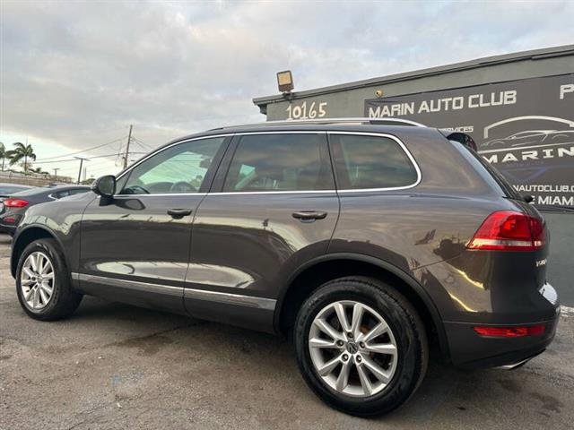 $7850 : 2013 Touareg VR6 Sport image 4