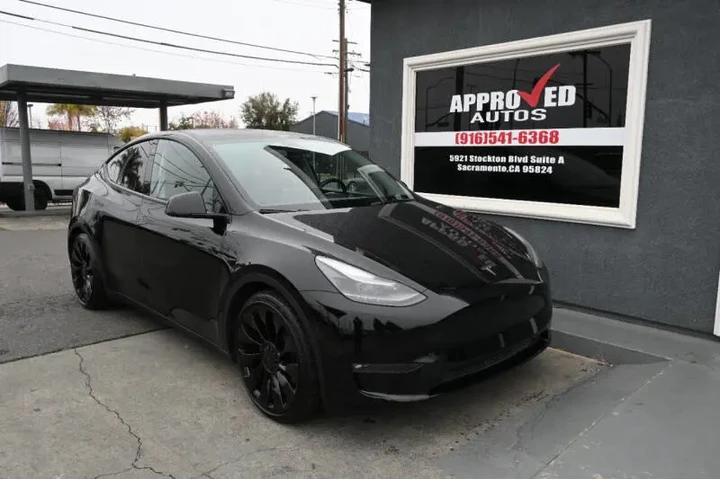 $21998 : 2023 Model Y Performance image 2