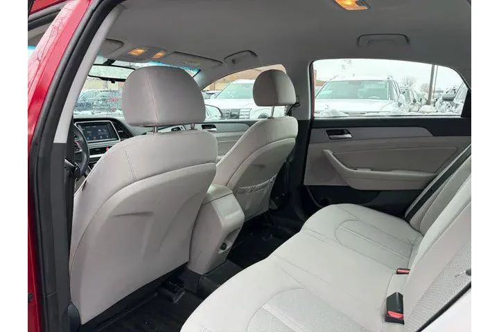 $15000 : Hyundai SONATA 2018 SEL 4dr image 6