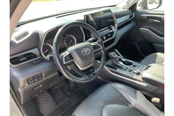 $32845 : Toyota Highlander 2022 AWD L image 10