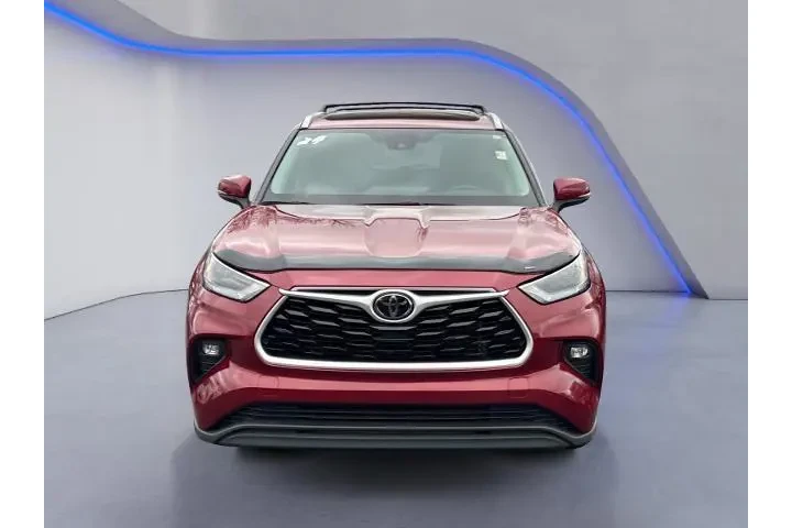 $30885 : Toyota Highlander 2024 LE 4d image 8