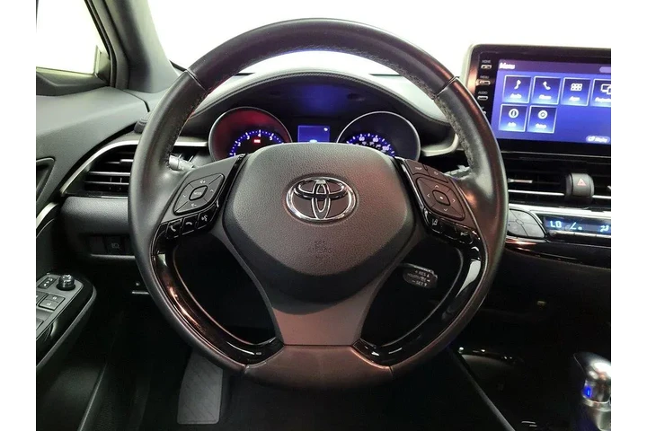 $21998 : Toyota C-HR 2019 XLE 4dr Cro image 10