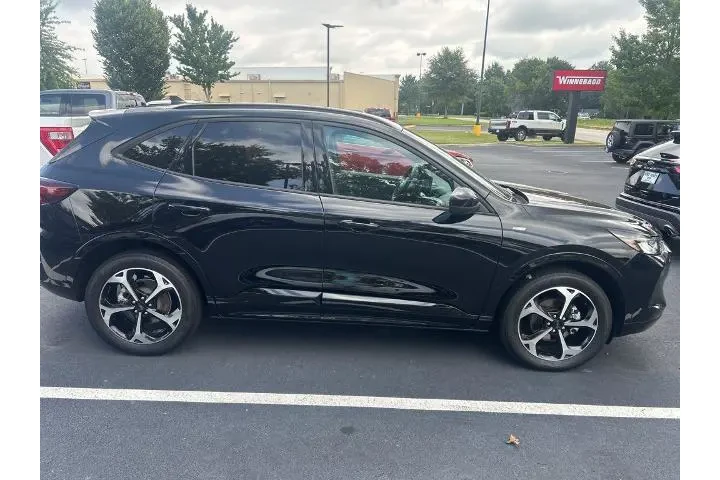 $24531 : Ford Escape 2023 AWD ST-Line image 4