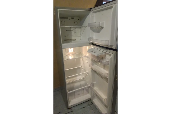 $3500 : Refrigerador De Uso En Venta image 8
