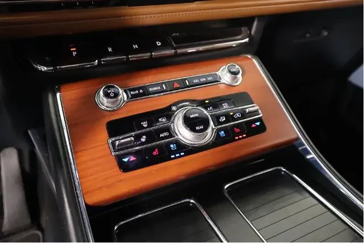 $33995 : Lincoln Aviator 2021 AWD Res image 8