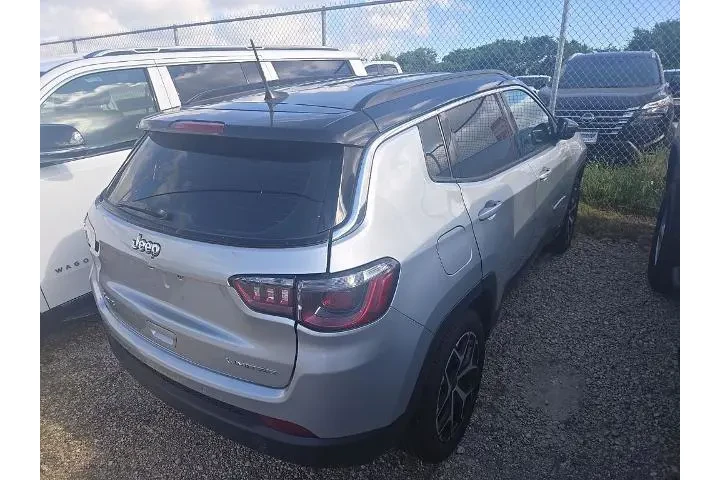 $24314 : Jeep Compass 2025 4x4 Limite image 3