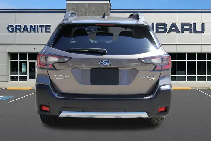$27990 : Subaru Outback 2024 AWD Limi image 9