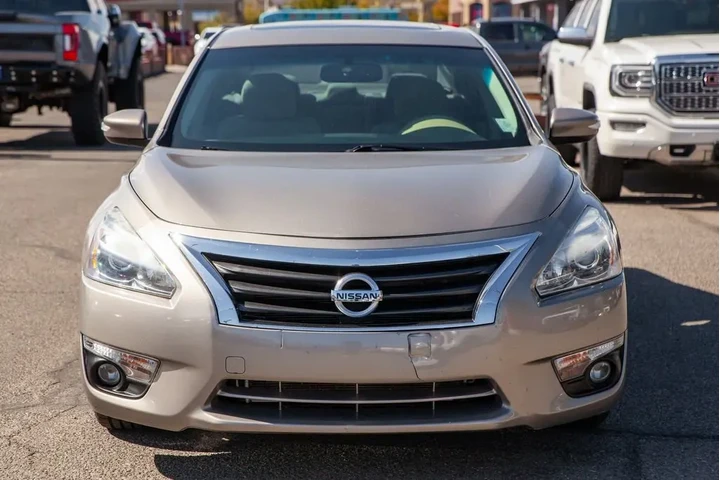 2013 Altima 3.5 SV image 3