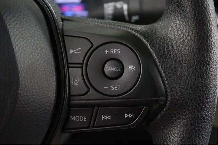 $17989 : Toyota Corolla 2020 LE 4dr S image 9