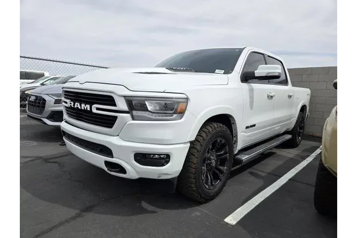 $36991 : Ram 1500 2021 4x4 Laramie 4d image 2