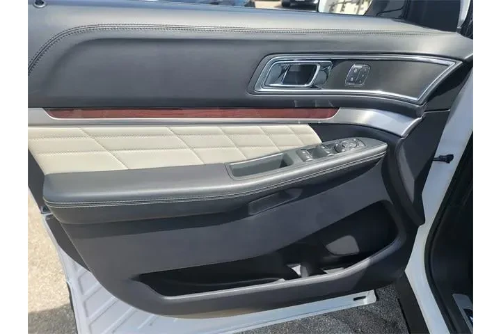 $17988 : Ford Explorer 2019 AWD Plati image 8