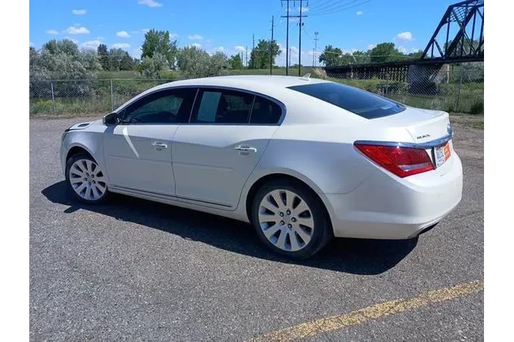 $9800 : 2014 LaCrosse Premium I image 6