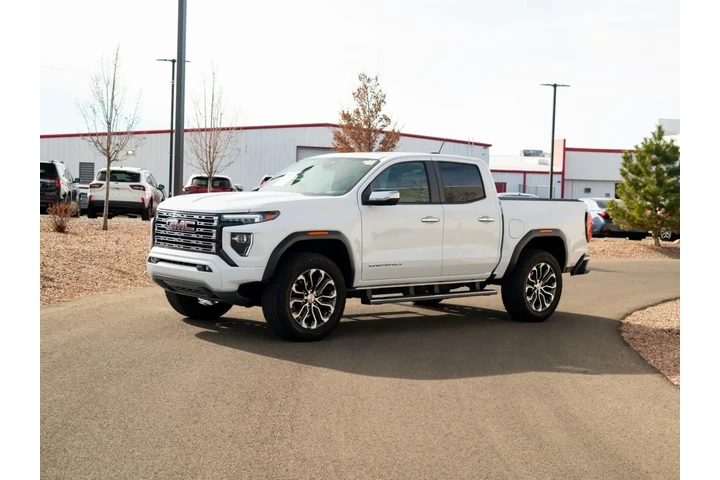 $42554 : 2023 Canyon 4WD Denali image 10