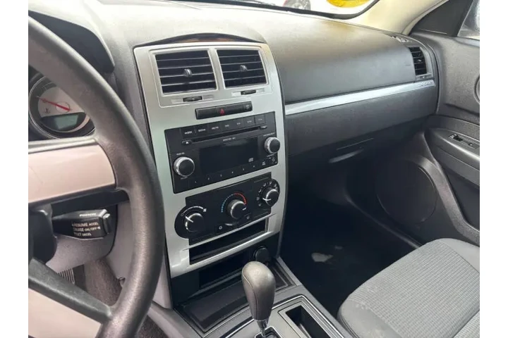 $7599 : 2009 Charger SE image 10