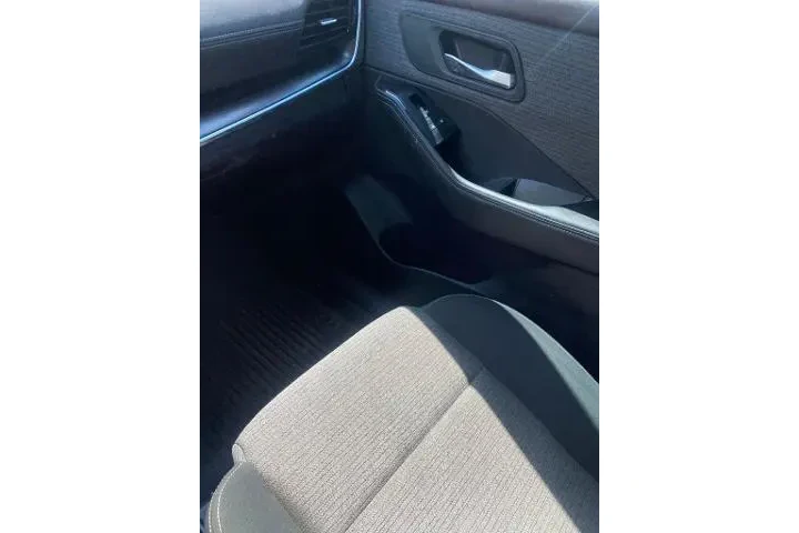 $19997 : Nissan Rogue 2022 SV 4dr Cro image 10