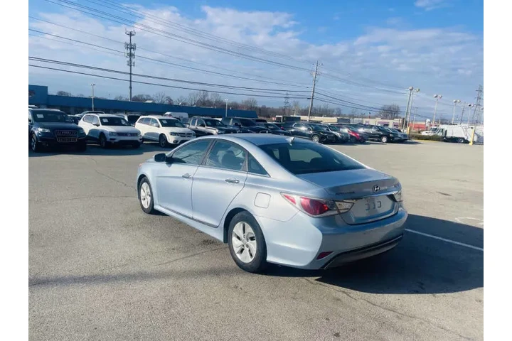 $5450 : 2013 Sonata Hybrid image 5